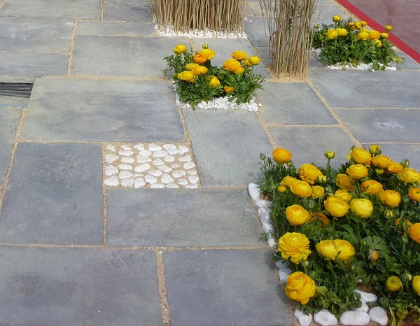 Come pulire le fughe del pavimento della terrazza o dei vialetti?