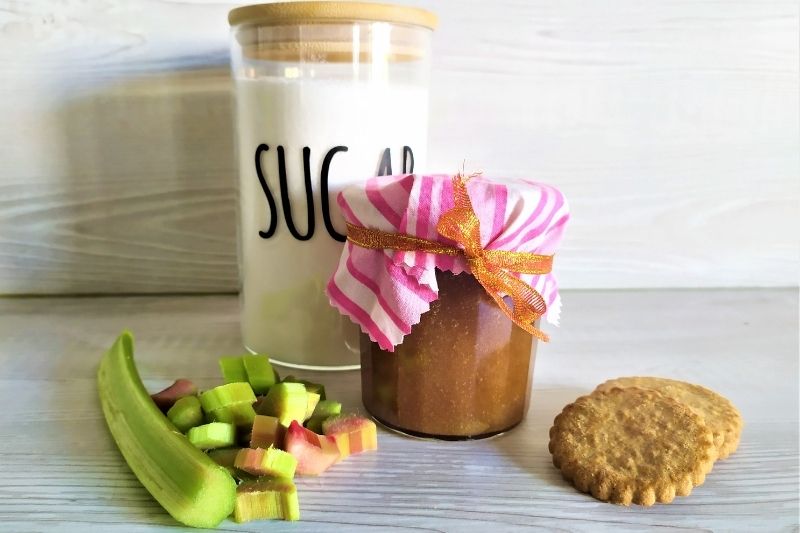 La ricetta della marmellata di rabarbaro